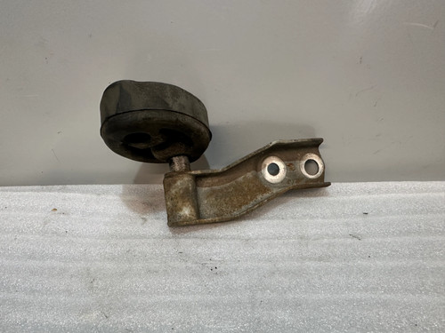 Auspuff halter toyota - auspuff,